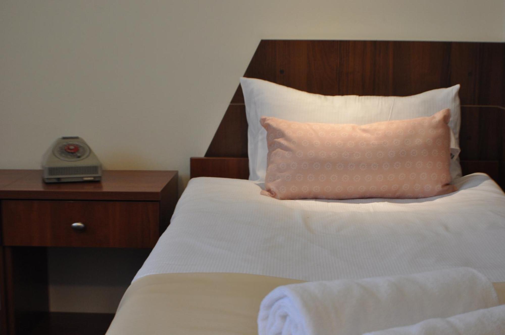 Hotel Tirest Grebiszew Eksteriør billede